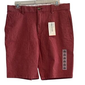Old Navy Ultimate Slim built in flex red shorts size 32